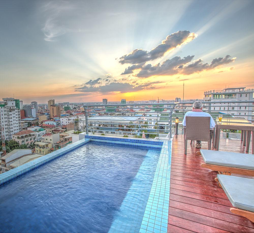 Colina Sky Hotel Phnom Penh Exterior photo