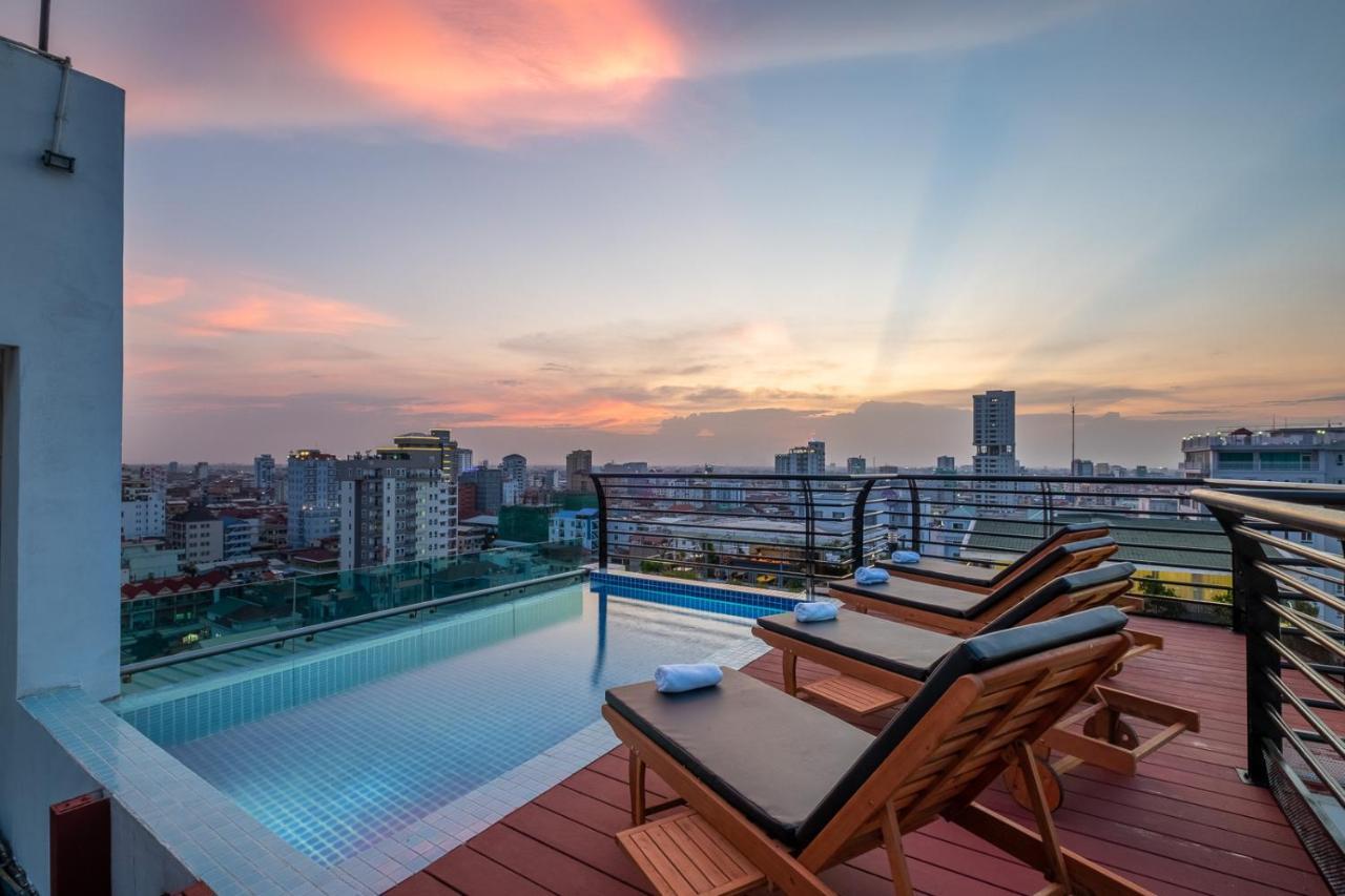 Colina Sky Hotel Phnom Penh Exterior photo