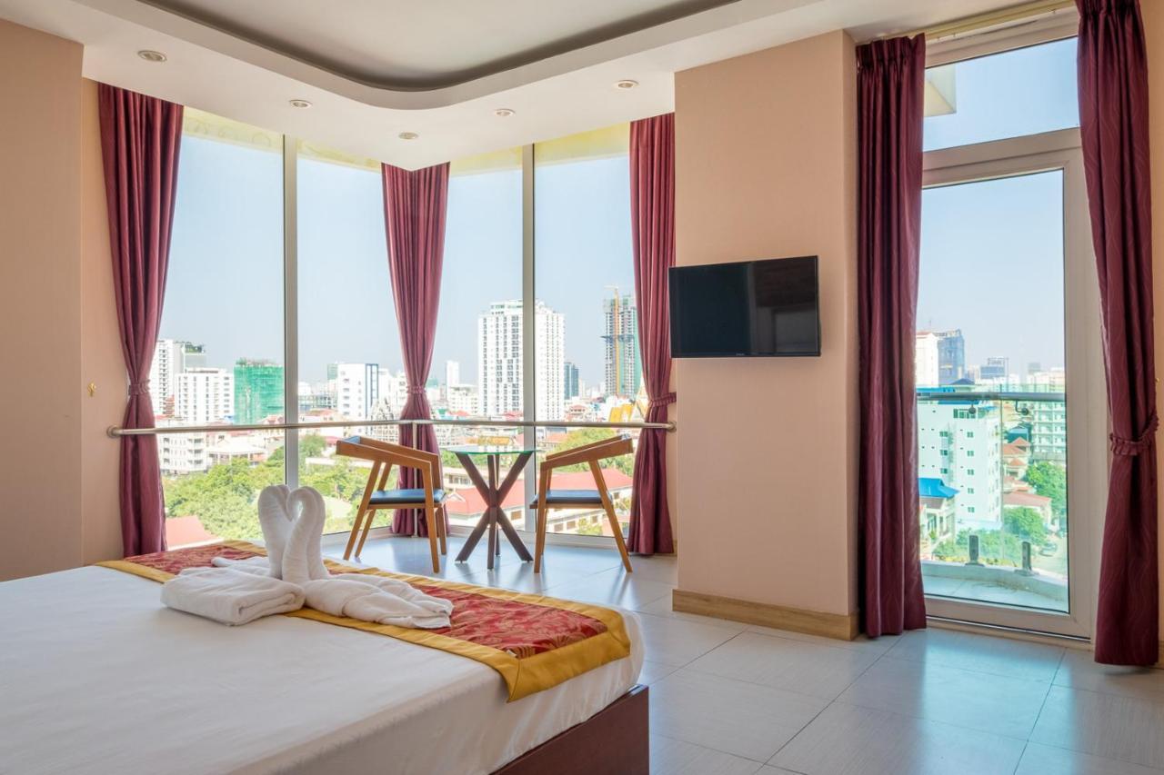 Colina Sky Hotel Phnom Penh Exterior photo