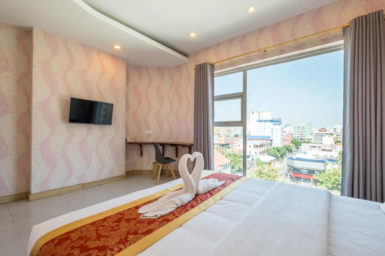 Colina Sky Hotel Phnom Penh Exterior photo
