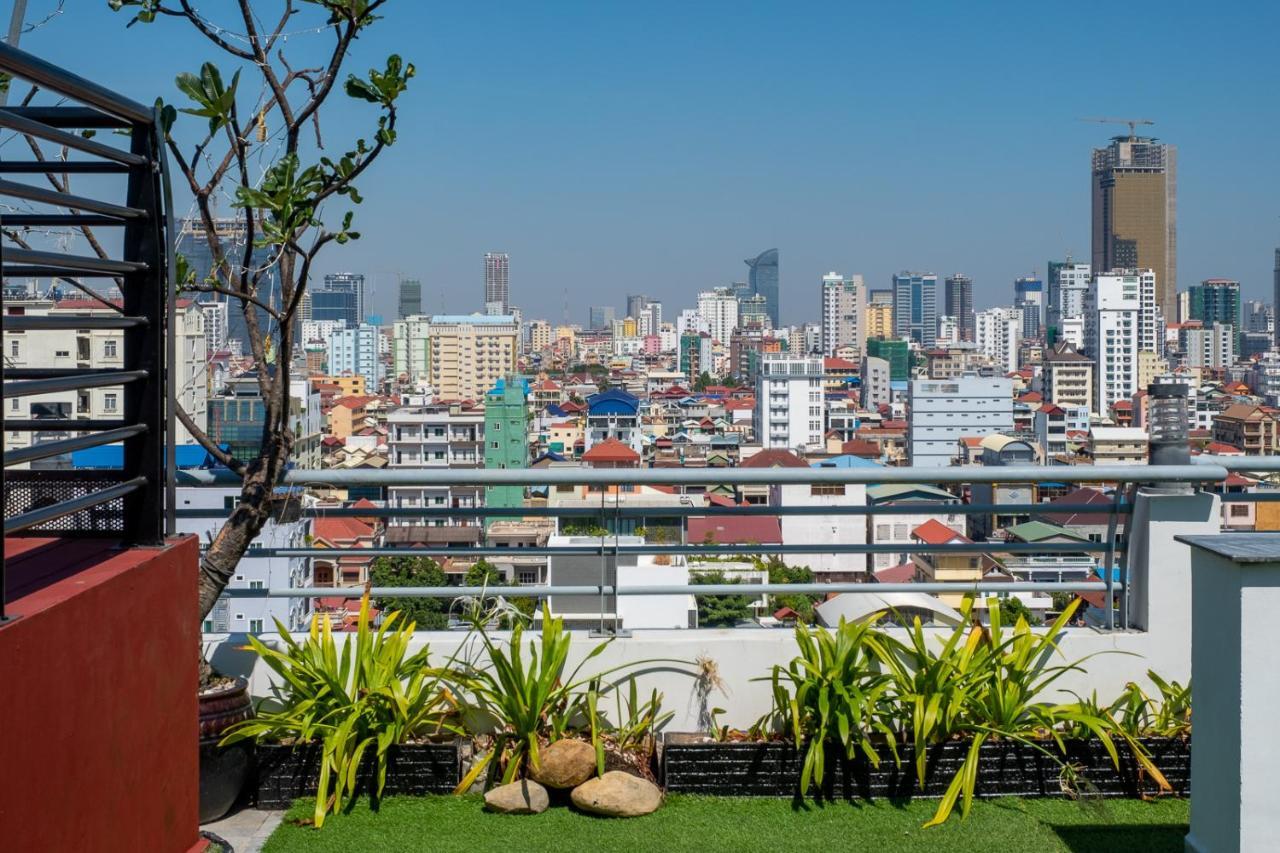 Colina Sky Hotel Phnom Penh Exterior photo